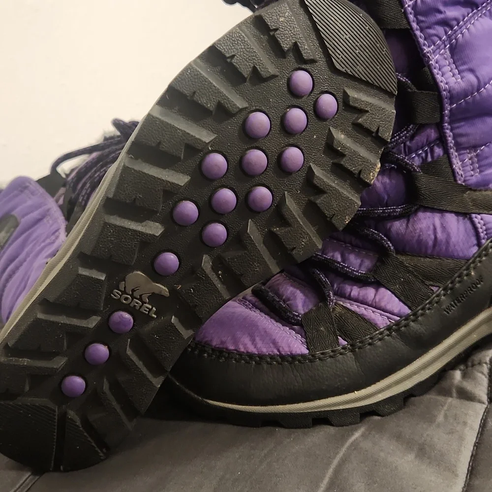 Sorel Purple Boots - Picture 2 of 7